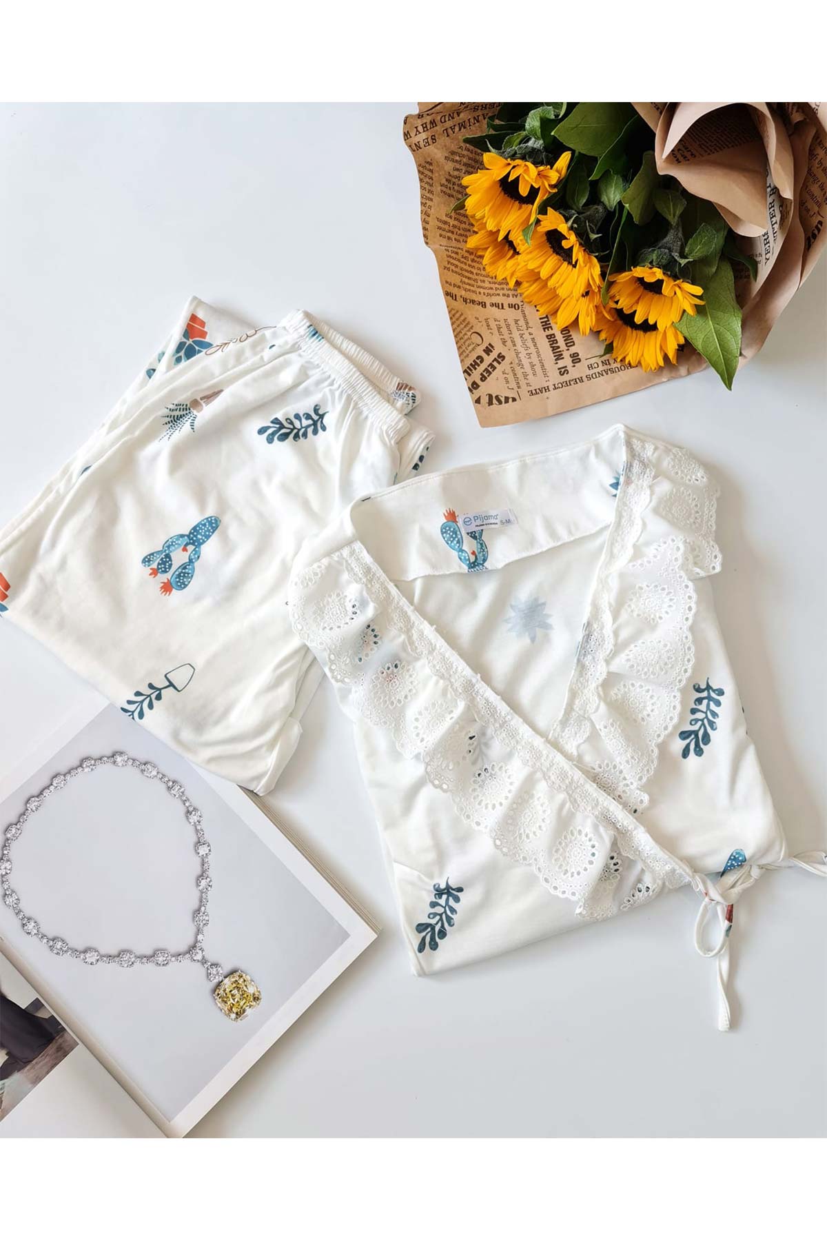 ÇeyizeDairHerşey - Ekru fisto dantel detaylı yandan bağlamalı vintage pijama takım 6258